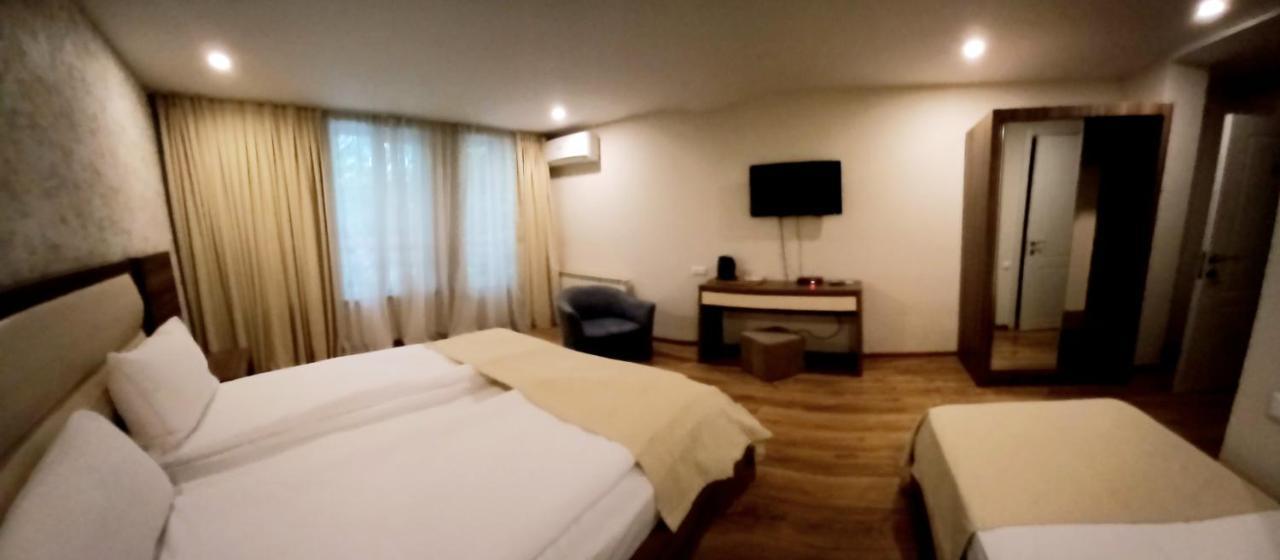 Hotel Lile Тбілісі Екстер'єр фото