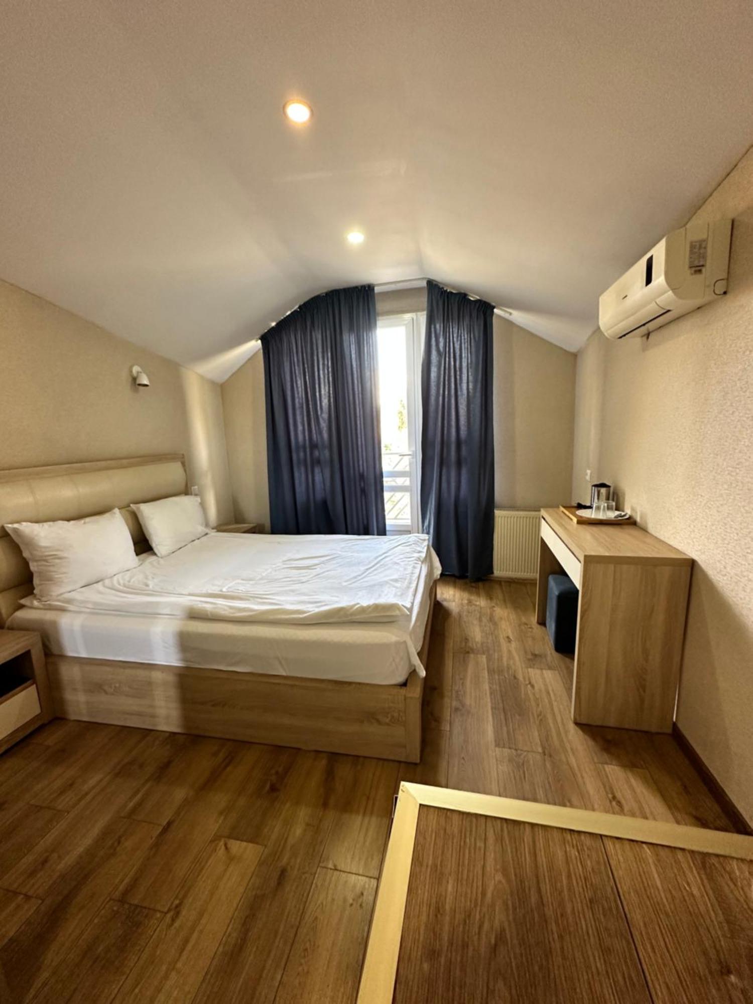Hotel Lile Тбілісі Екстер'єр фото